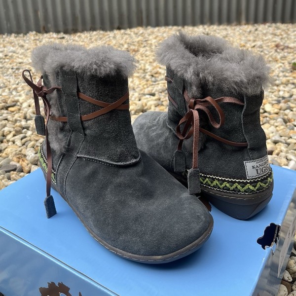 BLUE Sheep UGG Boot Brand New grey suede Sheepskin Lined size 8 embroidery trim