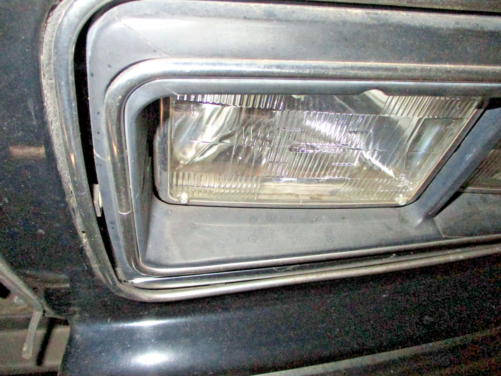 Rolls Royce Drivers Head Lamp Head Light with Bezel 1981-1992