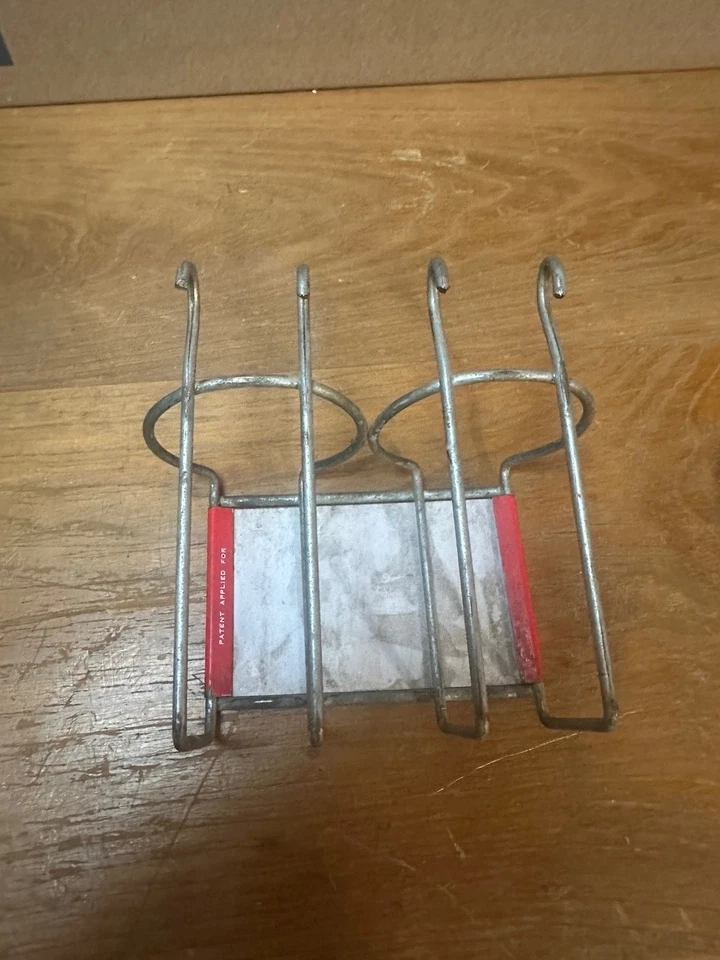 Carrito de compras vintage Coca Cola dos botellas soporte años 50 EE. UU. Foto 3 de 4