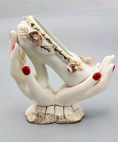 Vintage MCM Art Deco Delicate Hands With Painted Nails Holding A High Heel Shoe - Picture 6 of 12