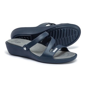 navy sandals size 7