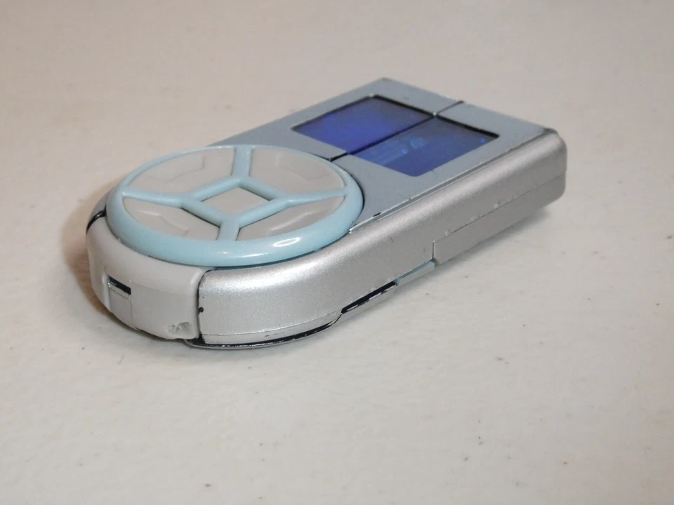 Transformers Real Gear Robots Autobots NIGHT BEAT 7 Hasbro 2007 no earpiece - Image 2 of 4