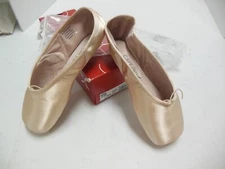  Capezio Aria Pointe Shoes Satin #121 M W WW  ribbon/elastic included petalPink