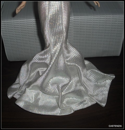 SUKIENKA BARBIE DOLL MATTEL HOLLYWOOD PREMIERA SILKSTONE BIAŁA MARILYN MODA SUKNIA - Zdjęcie 3 z 7