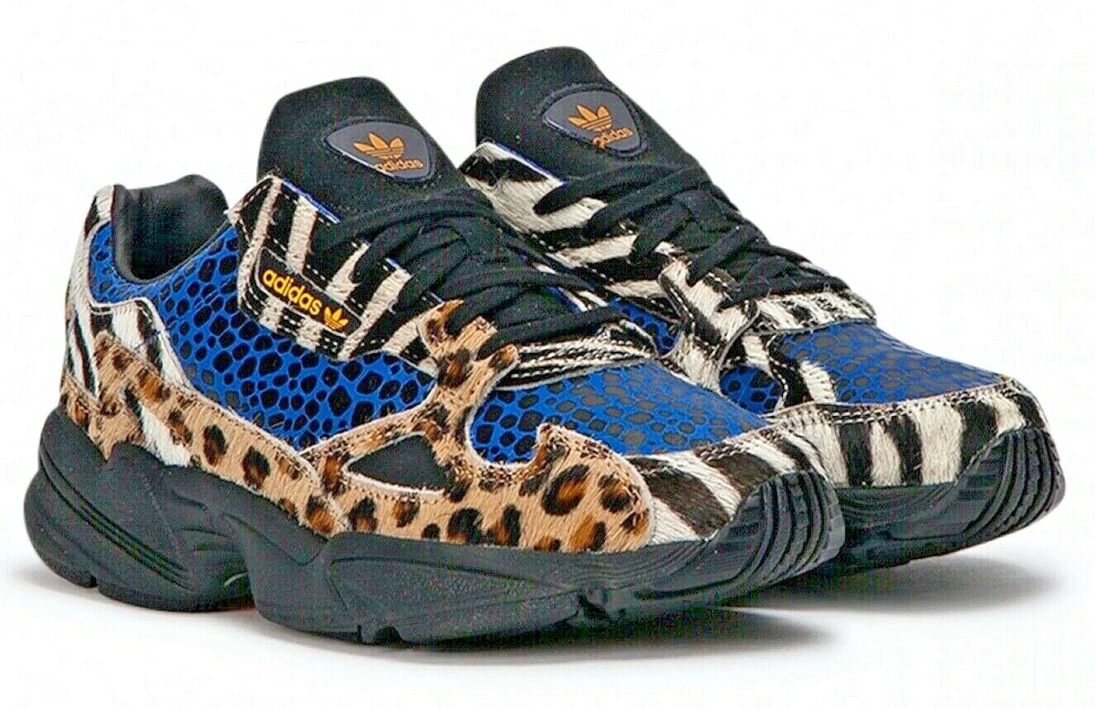 Adidas out shop loud falcon