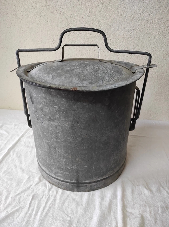 Ancienne Poubelle en galva, zinc 29cm de diamètre par 29cm de haut - Photo 2/4
