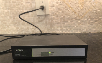Luxul XFS-1054P -5 Port Ethernet PoE Switch - With Power Cable perfect condition