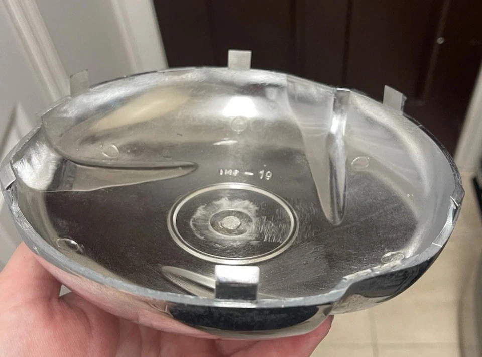 Juego de 3 tapacubos centrales cromados Toyota Sequoia 2001-2007 y Tundra 2000-06 ver fotos Foto 4 de 4