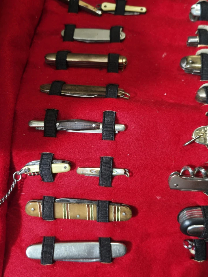 ENORME COLECCIÓN DE CUCHILLOS VINTAGE CON ESTUCHE DE CUERO  Foto 2 de 4