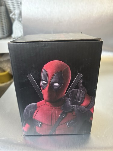 2017 RARE DEADPOOL 2 SWEAR JAR -NIB - Picture 5 of 16