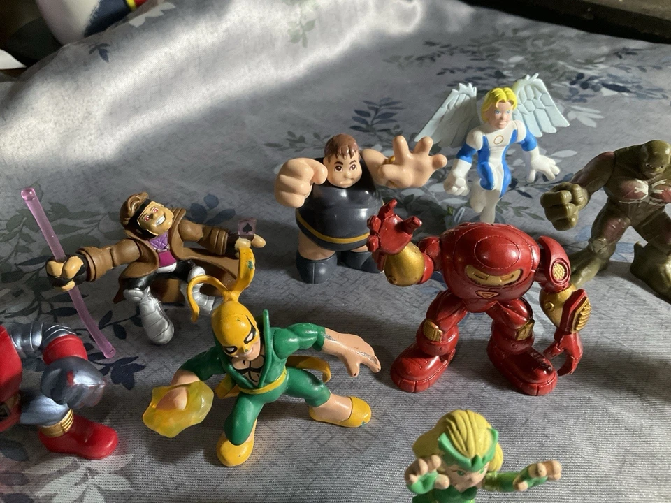 Lot Fisher-Price Imaginext Super Friends Figure Marvel Comics Wolverine,Doom - Image 3 of 4