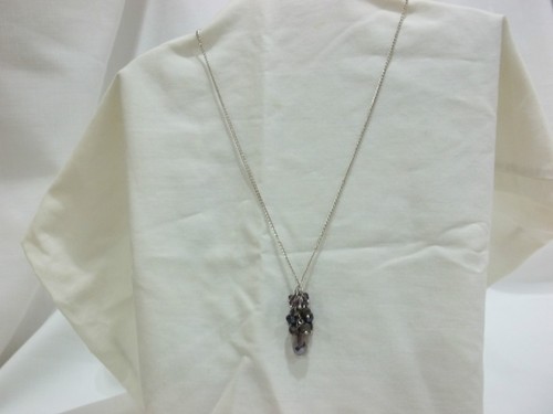 SILVER TONE & IRIDESCENT CLUSTER PURPLE BEAD 18" NECKLACE ALI KHAN....... ..NICE - Picture 3 of 3