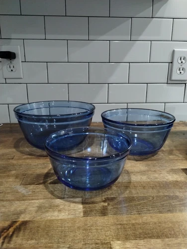 Anchor Hocking Cobalt Blue Glass Mixing Bowls Set of 3 Nesting 2.5, 1.5, & 1 Qt