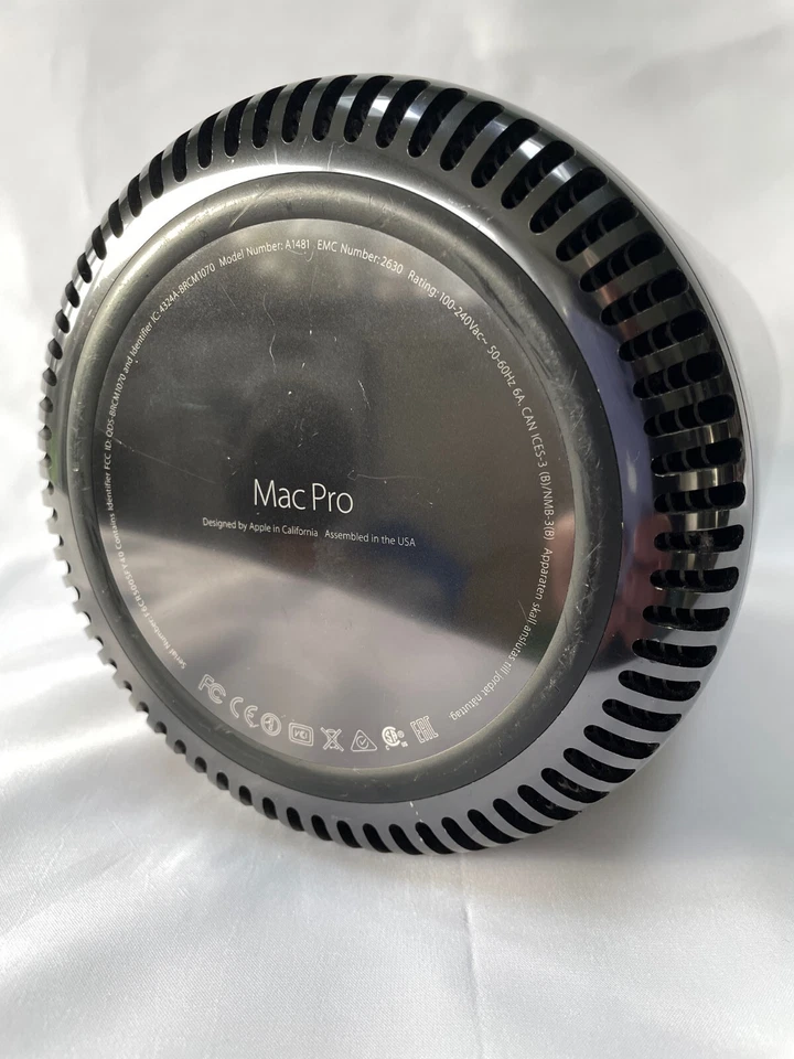 Apple Mac Pro Desktop, 48GB, 256GB SSD, macOS 12.7.2 Monterey VGC - Image 3 of 4