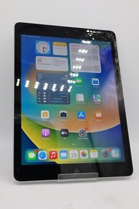 Apple iPad 5.Gen A1822 Space Grau 128GB Gebraucht Displayschaden #5179