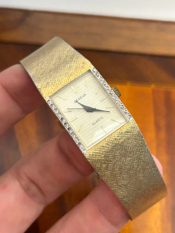 Reloj de Cuarzo Geneva Vintage Tono Dorado Bisel Diamante Genuino 22mm - Batería Nueva Foto 4 de 4