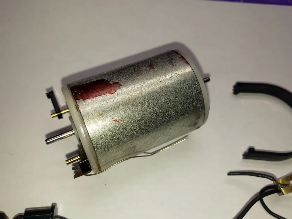 ROCO MOTOR MOUNT CLIP WIRED HARNESS HO Scale ROCO Alco FA Diesel Locomotive PART - Image 3 of 4