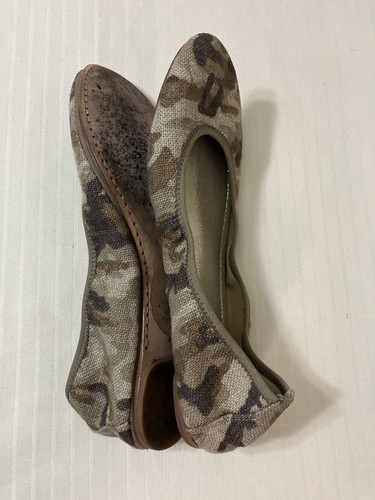 STUART WEITZMAN Frisky Camouflage Linen Ballerina Flats Size: US 7 M Shoes - Picture 4 of 5