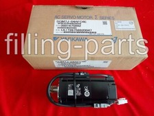 NEW IN BOX Yaskawa SGM7J-04AFC6E AC Servo Motor