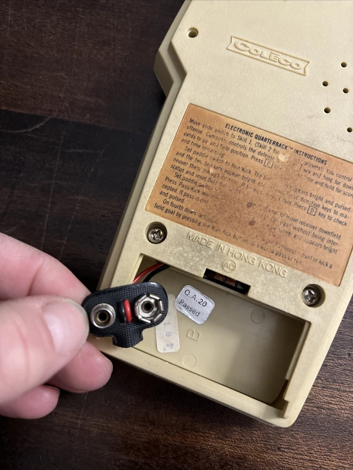 Juego de fútbol americano Coleco Electronic Quarterback vintage; no probado. Falta pieza Foto 3 de 3