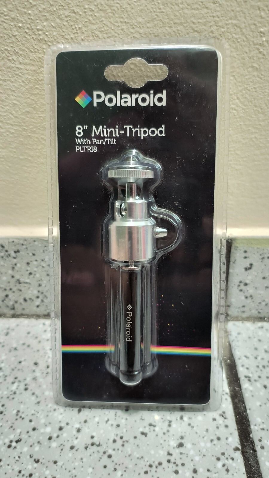 Stunning Instant Polaroid Camera for Capturing Memories Instantly-image