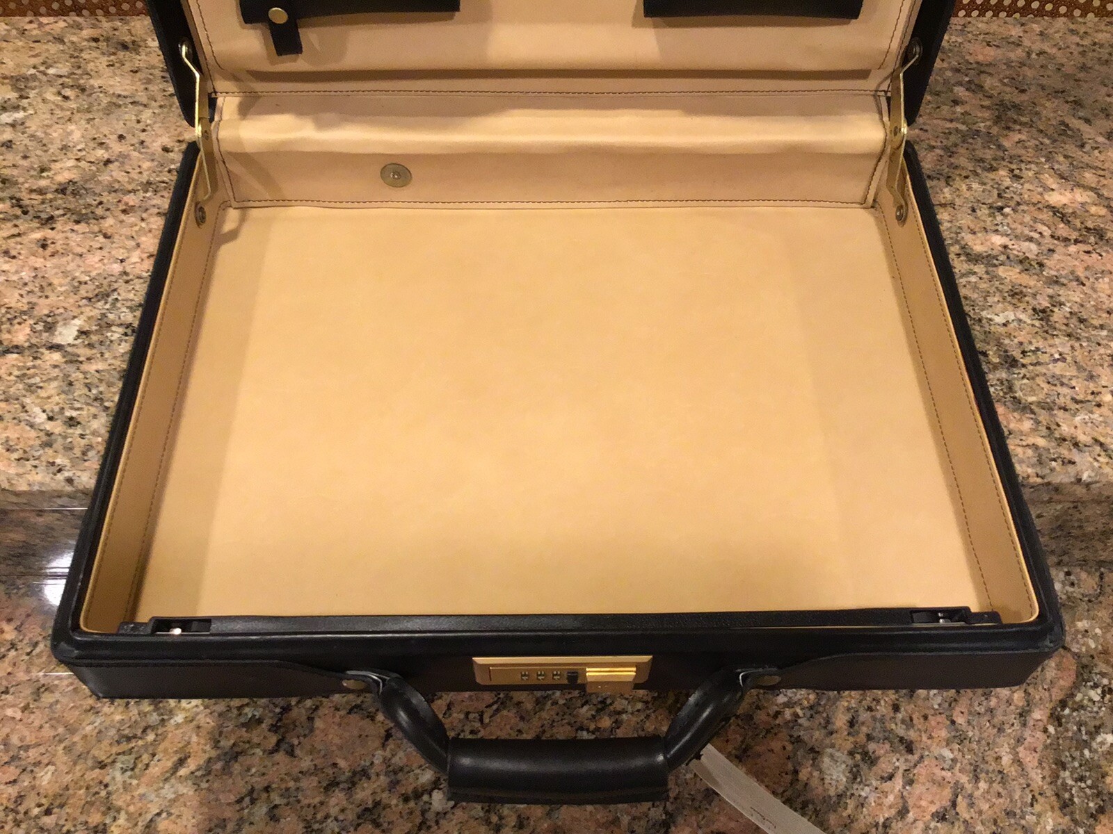 Rare Hartmann Black Leather Hard Side Briefcase - NOS Vintage image 5