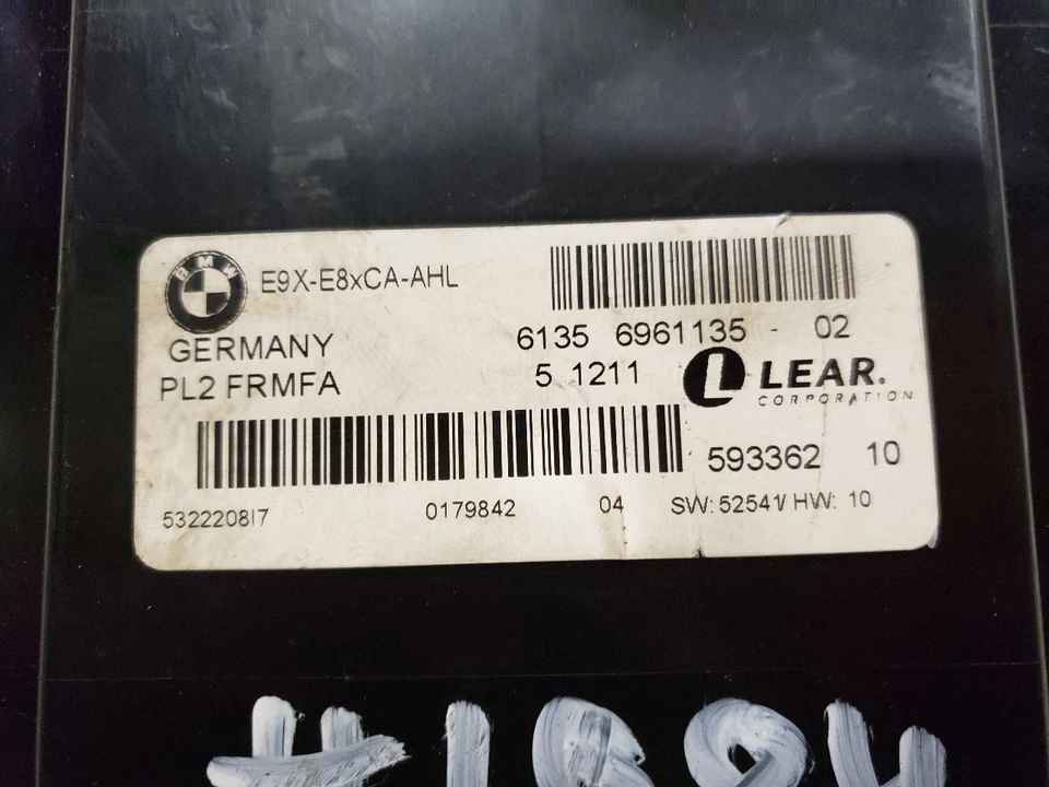 Módulo de controle de luz FRM FA PL2 Footwell - 2006 BMW 330I E90 Sedan fabricante de equipamento original 6961135 - Imagem 2 de 4