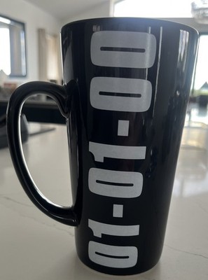 Seltene Millennium At Home Tasse. Geburtstagsgeschenk 01-01-00 schwarz 7 cm groß. 