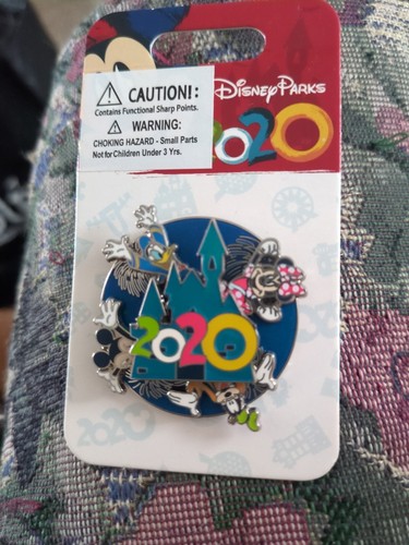 NUOVO 2020 Disney World Topolino e Amici Castello del Regno Magico 3-D Spilla Spinner - Foto 1 di 3