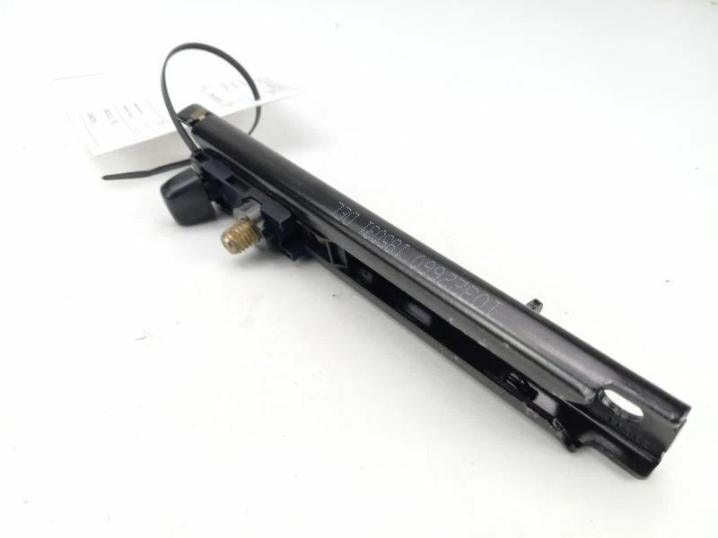 Buick Rendezvous 2003 ajustador de cinturón de seguridad trasero derecho Foto 2 de 4