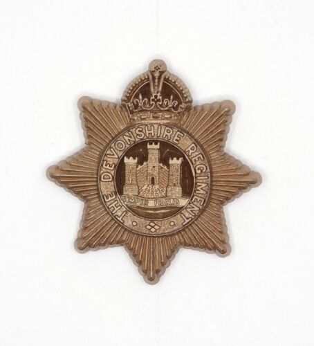 Originalww2– THE DEVONSHIRE REGIMENT – Plastic economy cap badge - WWII - Photo 1/2