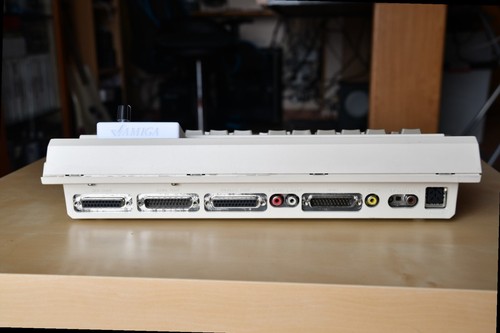 Commodore Amiga 600 restaurata con Gotek accessoriato - Afbeelding 3 van 14