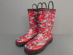 boys red rain boots