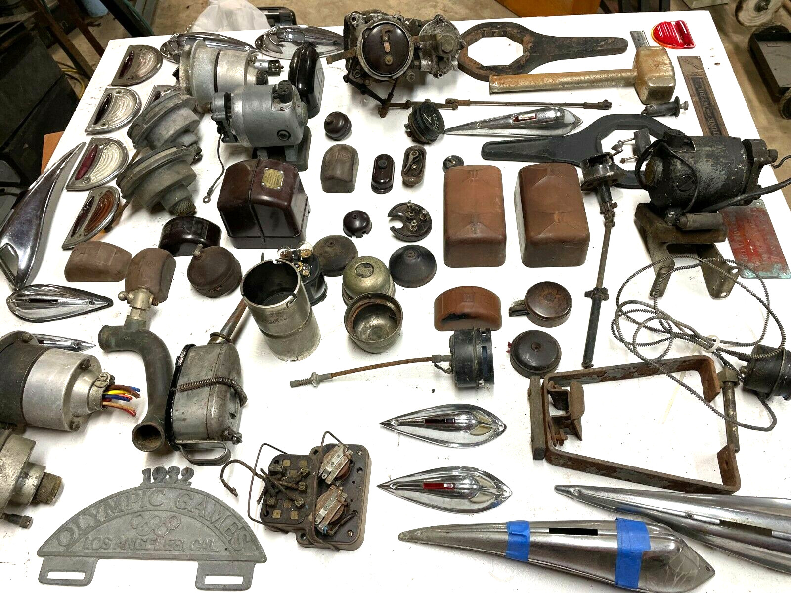 ROLLS ROYCE PREWAR SIDE MOUNT SPARE RETAINER. THE LARGEST EPW BENTLEY INVENTORY!