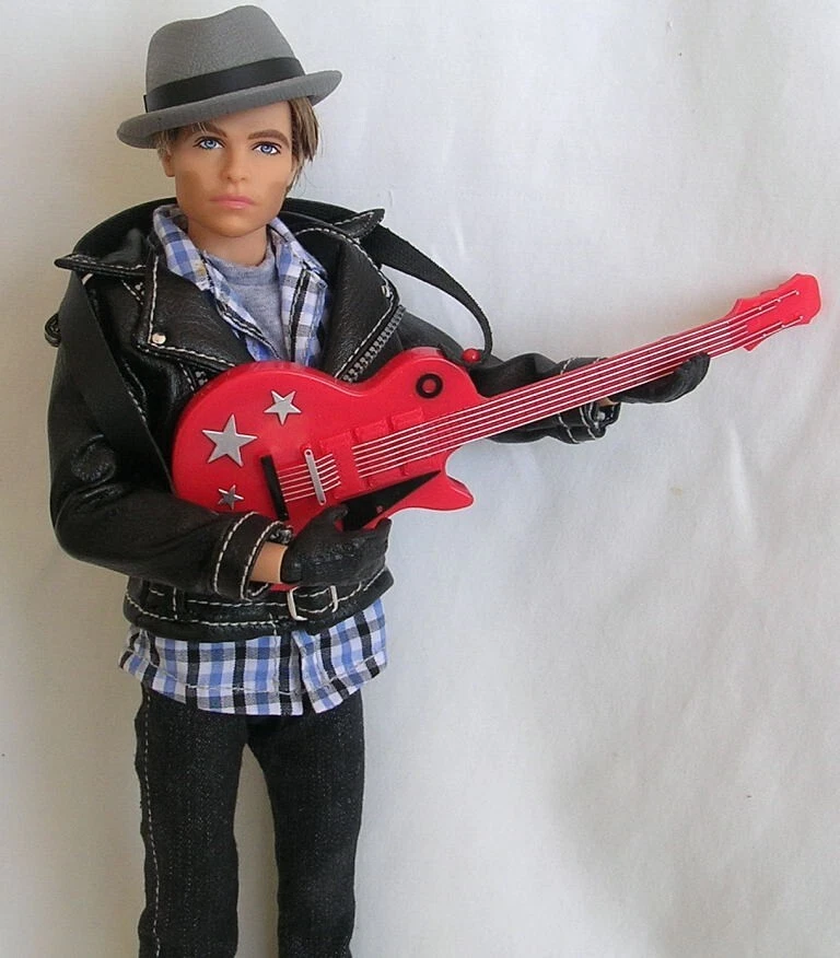 Guitarrista de Rock Articulado Barbie Ken Steve Trevor Chris Pine con Soporte SIN CAJA Foto 2 de 4