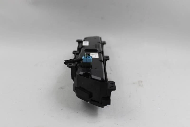 Temperature Control Fits 2023 HONDA CIVIC OEM #31504 - Image 4 of 4