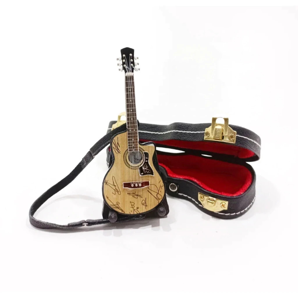 Miniature Acoustic Guitar Jay ENHYPEN Signature Free Stand & Case