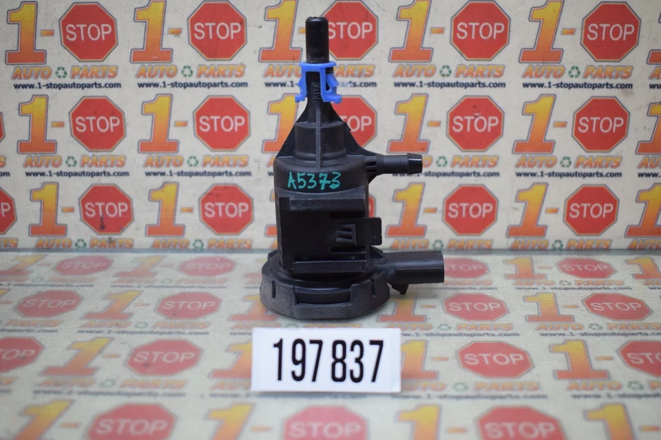 Válvula de purga de bote de vapor Chrysler Town & Country 2008-2016 4891741aa OEM Foto 2 de 4