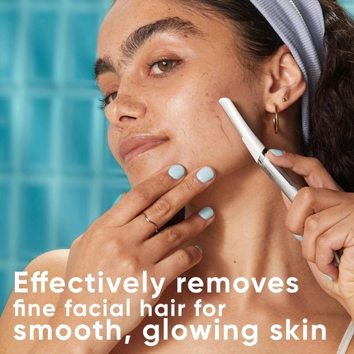 Dermaplaning tool with 2 blade refills, exfoliating face razor for women - Picture 2 of 7