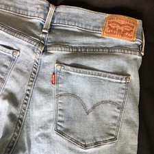 Levi's 314 Shaping Straight Mid-Rise Jeans Women Size W30 x L30 Light Wash Blue