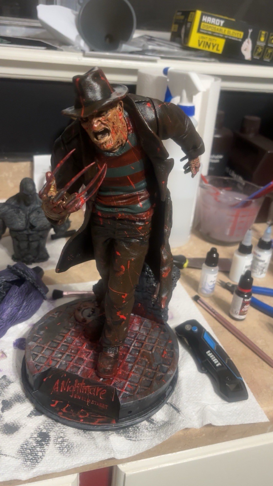 Freddy Krueger Horror Figure Statue Signed Painted Blood Effects Display Base