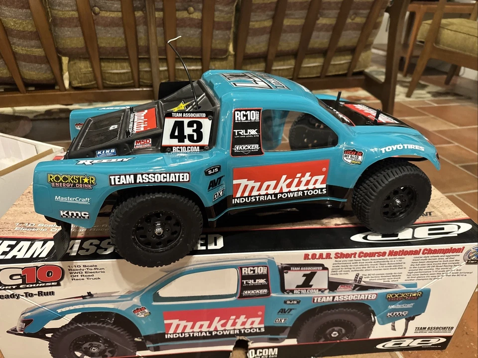 RARE Promotional Makita Team Associated RC Off Road Truck, SC10 Short Course RTR - Image 3 of 4
