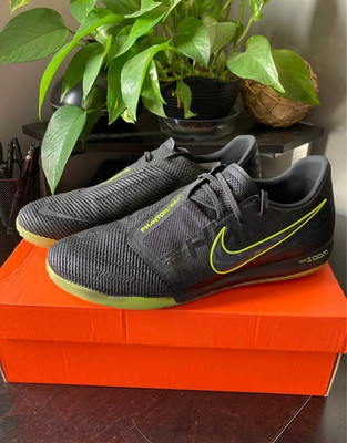 Nike Zoom Phantom Venom Pro Indoor/ Futsal Soccer Shoes (9.5 US)