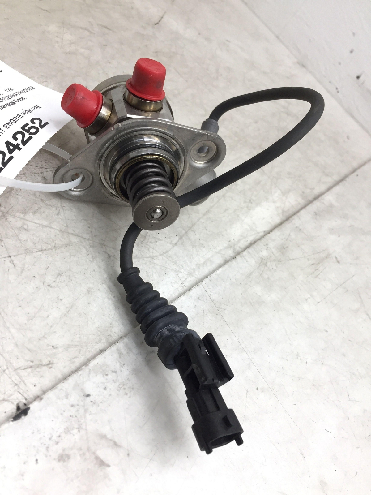 FERRARI GTC4LUSSO 6.3L V12 RIGHT ENGINE HIGH PRESSURE FUEL INJECTION PUMP 290031