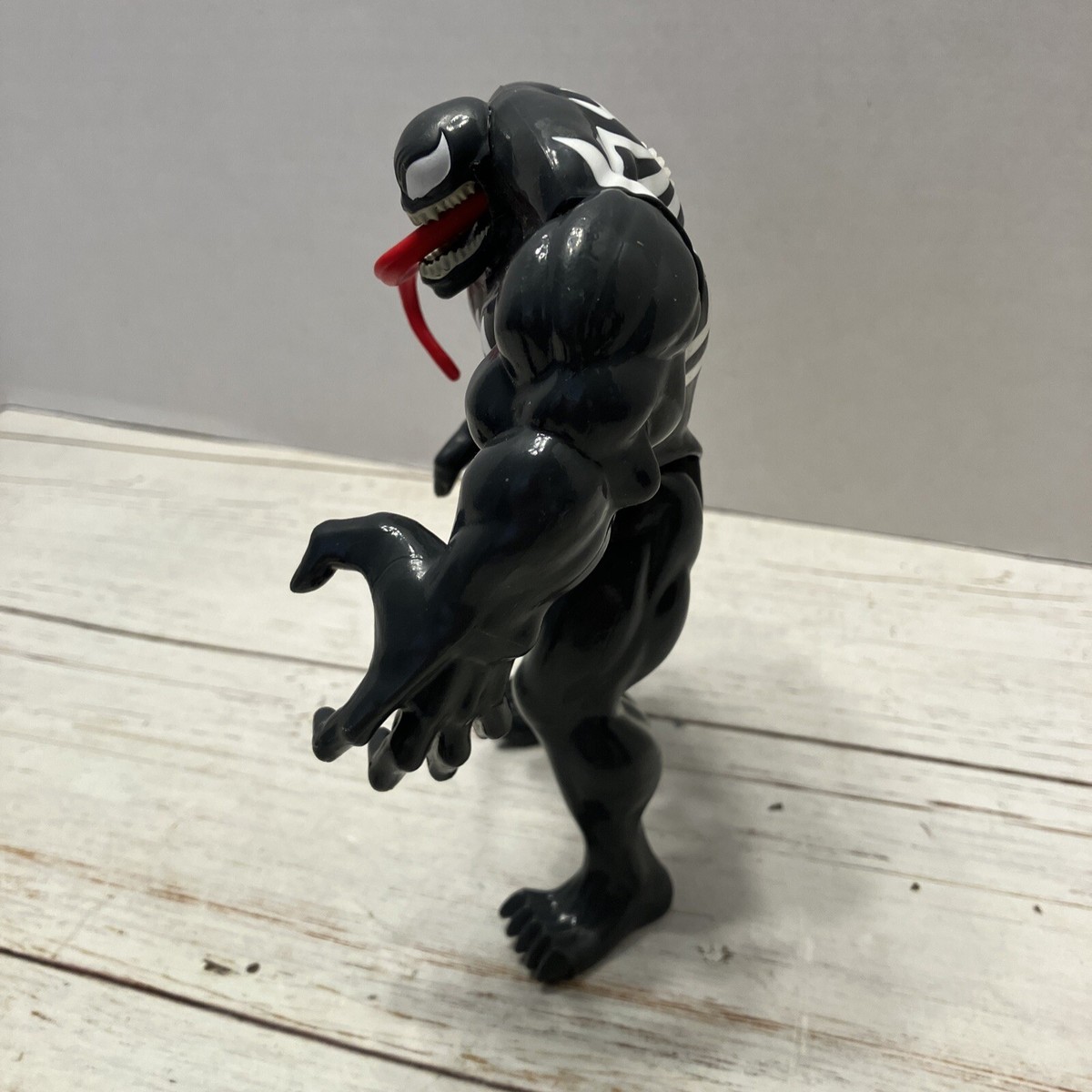 2017 Hasbro Marvel Spider-Man Venom 6