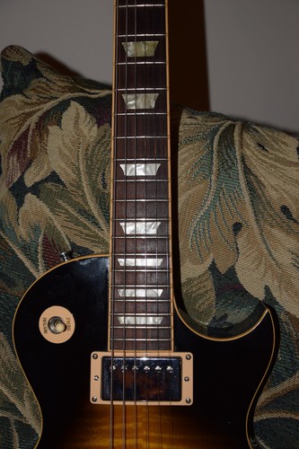 2009 Gibson Les Paul Florentine Cutaway with Bigsby - Burst - Picture 9 of 10