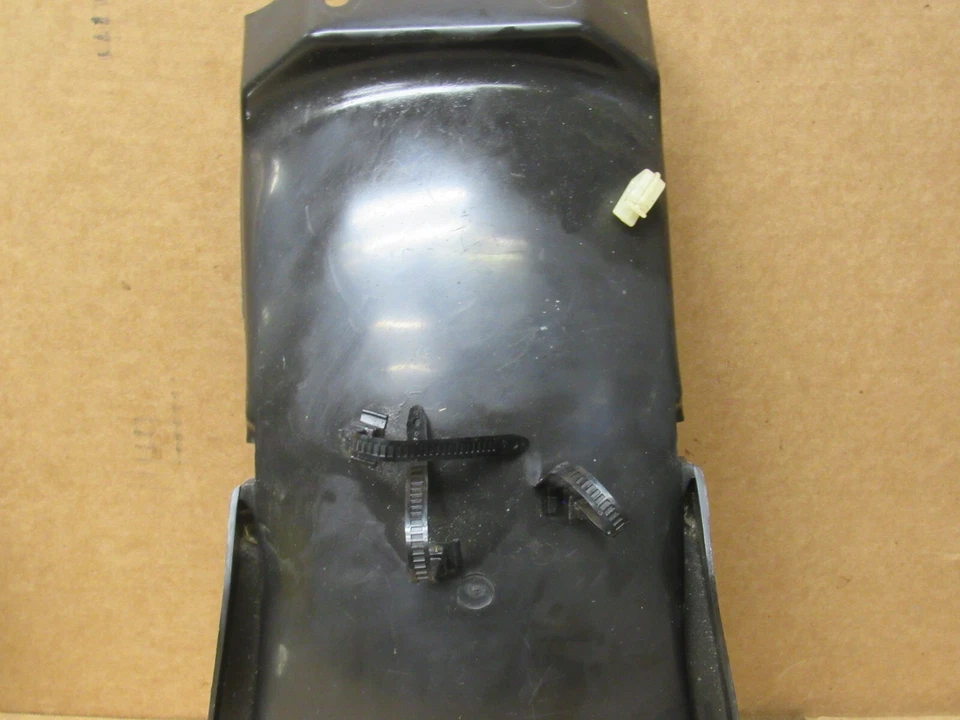 Honda CB1000c 1983 guardabarros interior trasero de plástico de diez velocidades 80105-MG1-000 Foto 3 de 4