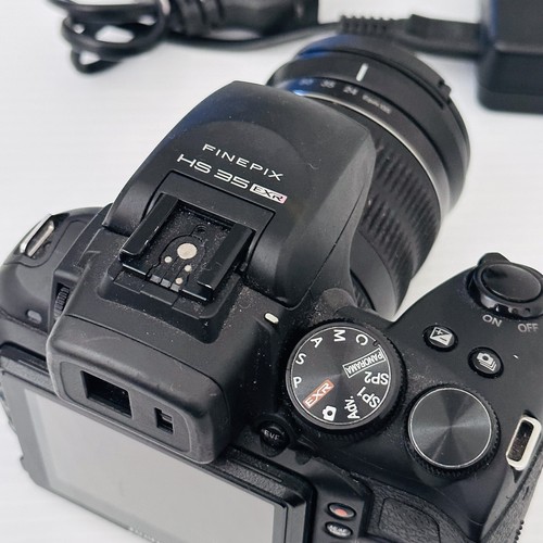 Fujifilm FinePix HS35 Exr Digital Camera - With Charger And Battery - Aus Post - Picture 7 of 18