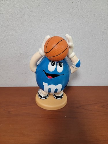 VINTAGE M&Ms Candy Dispenser: Basketball Player - Picture 2 of 4