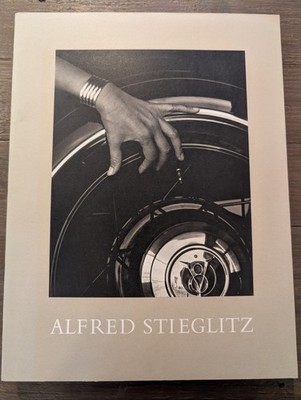 Alfred Stieglitz: Photographs and Writing by Sarah Greenough & Juan Hamilton